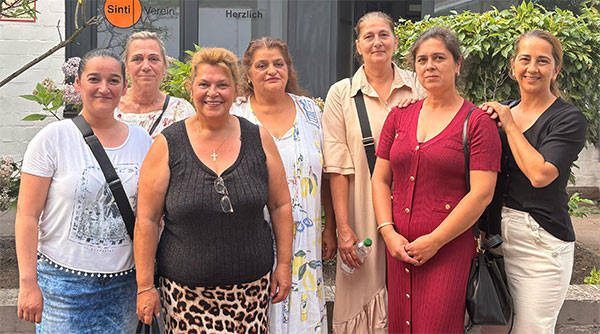Gruppenbild der Frauen des Sinti-Vereins