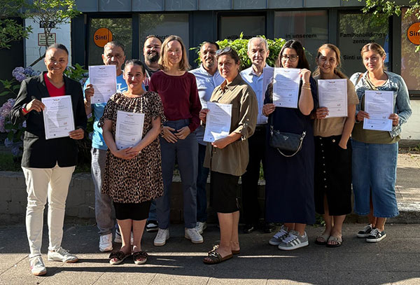 Gruppenbild Sinti und Roma 